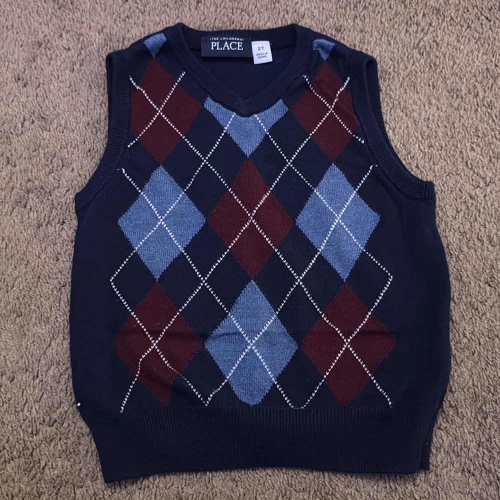 The children’s place Toddler sweater vest size 2t great condition
